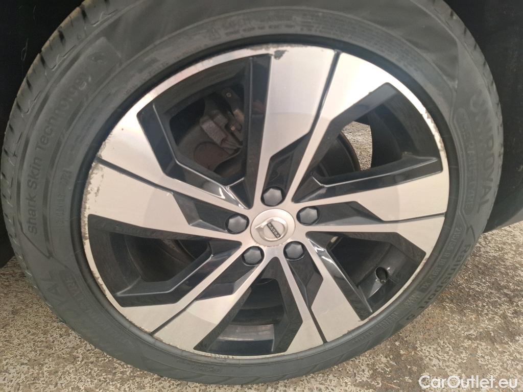  Volvo  V60 VOLVO  Cross Country / 2020 / 5P / Break B4 AWD 197 GT8 Cross Country Pro #9