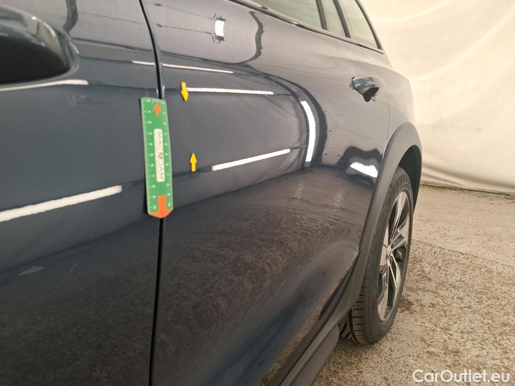  Volvo  V60 VOLVO  Cross Country / 2020 / 5P / Break B4 AWD 197 GT8 Cross Country Pro #1