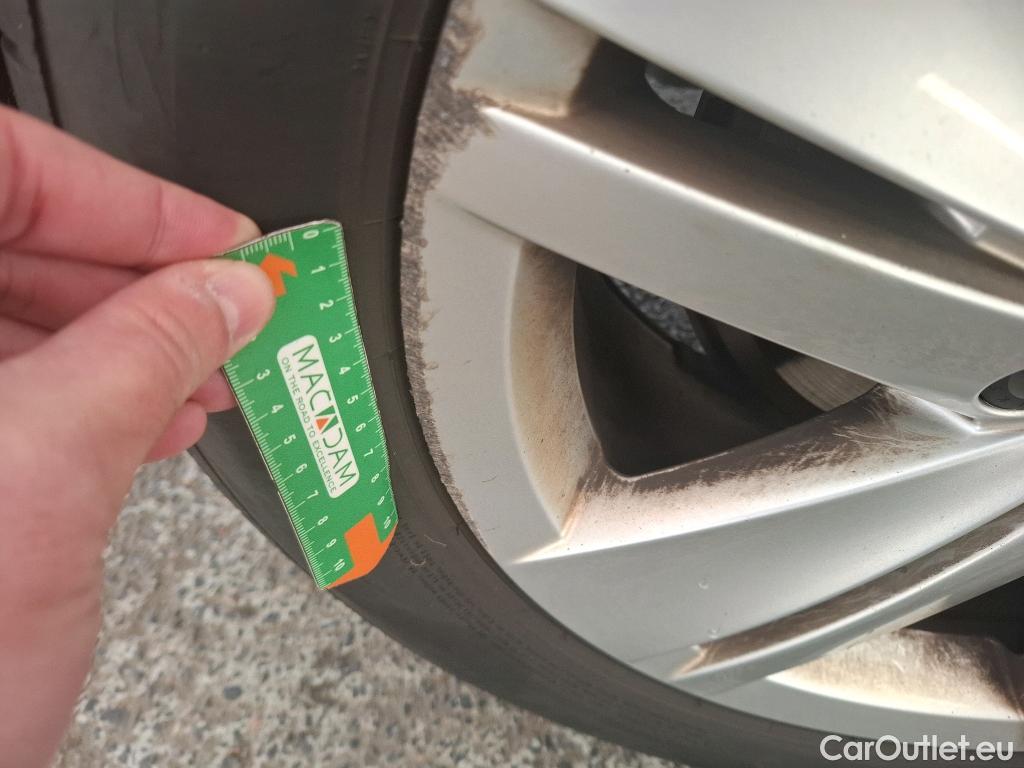  Volkswagen  Golf  VIII Berline Life Plus 2.0 TDI 115CV BVA7 E6d #7