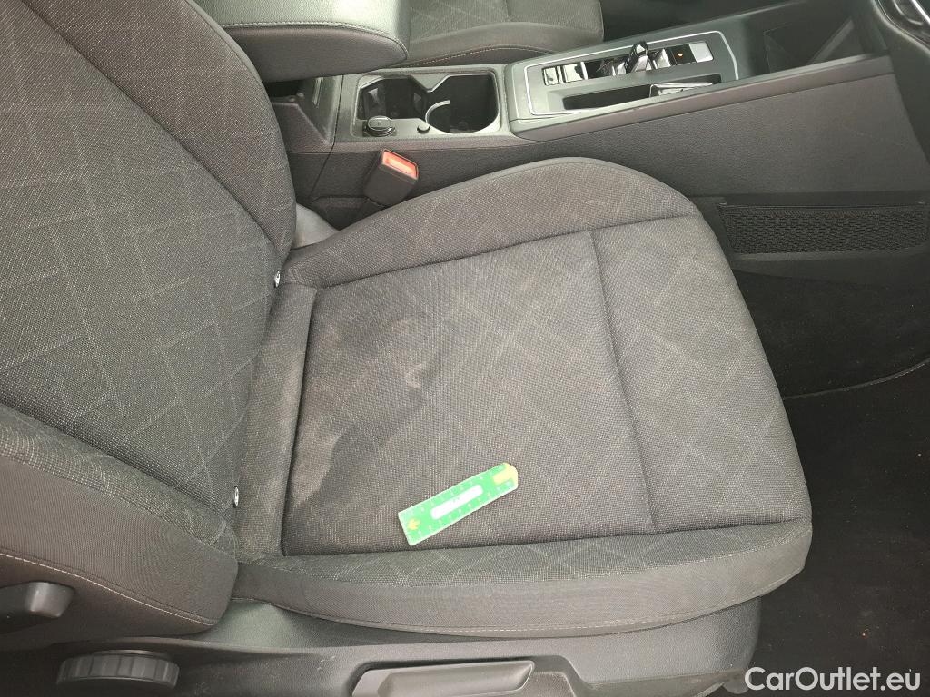  Volkswagen  Golf  VIII Berline Life Plus 2.0 TDI 115CV BVA7 E6d #29