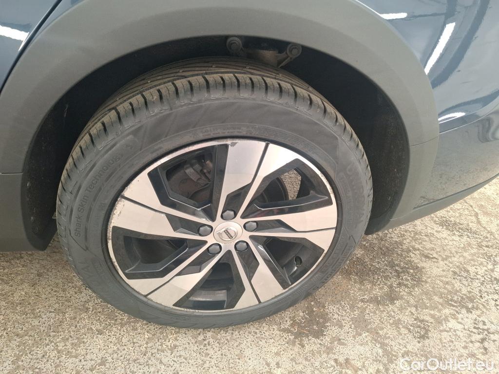  Volvo  V60 VOLVO  Cross Country / 2020 / 5P / Break B4 AWD 197 GT8 Cross Country Pro #8