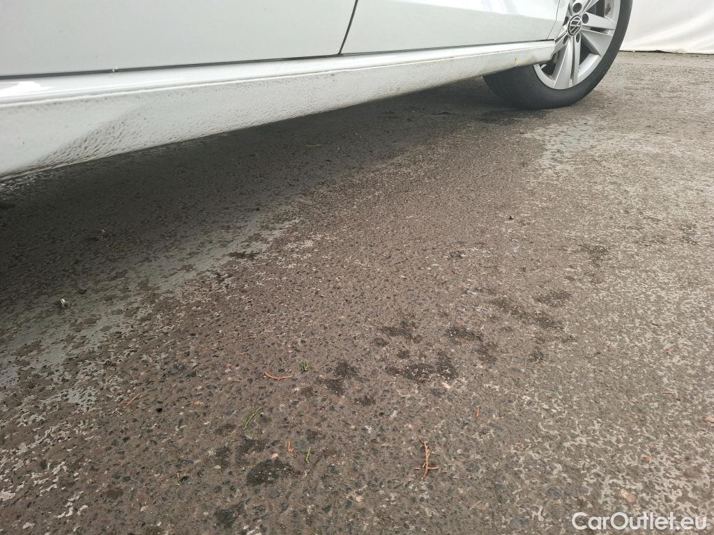  Volkswagen  Golf  VIII Berline Life Plus 2.0 TDI 115CV BVA7 E6d #12