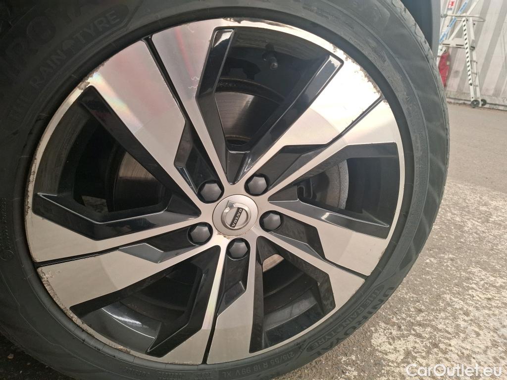  Volvo  V60 VOLVO  Cross Country / 2020 / 5P / Break B4 AWD 197 GT8 Cross Country Pro #26