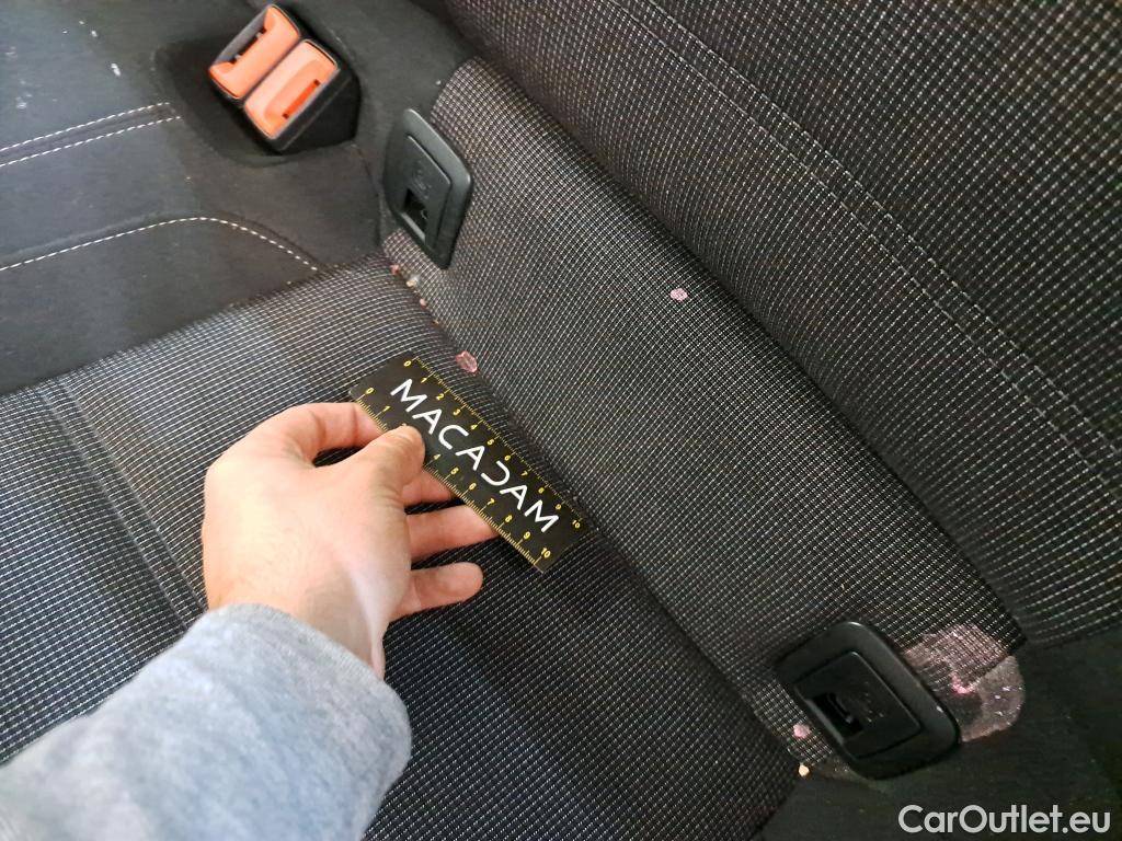  Volkswagen  Passat VOLKSWAGEN  4p Berline 2.0 TDI 150 DSG6 Confortline BUS BMT #26