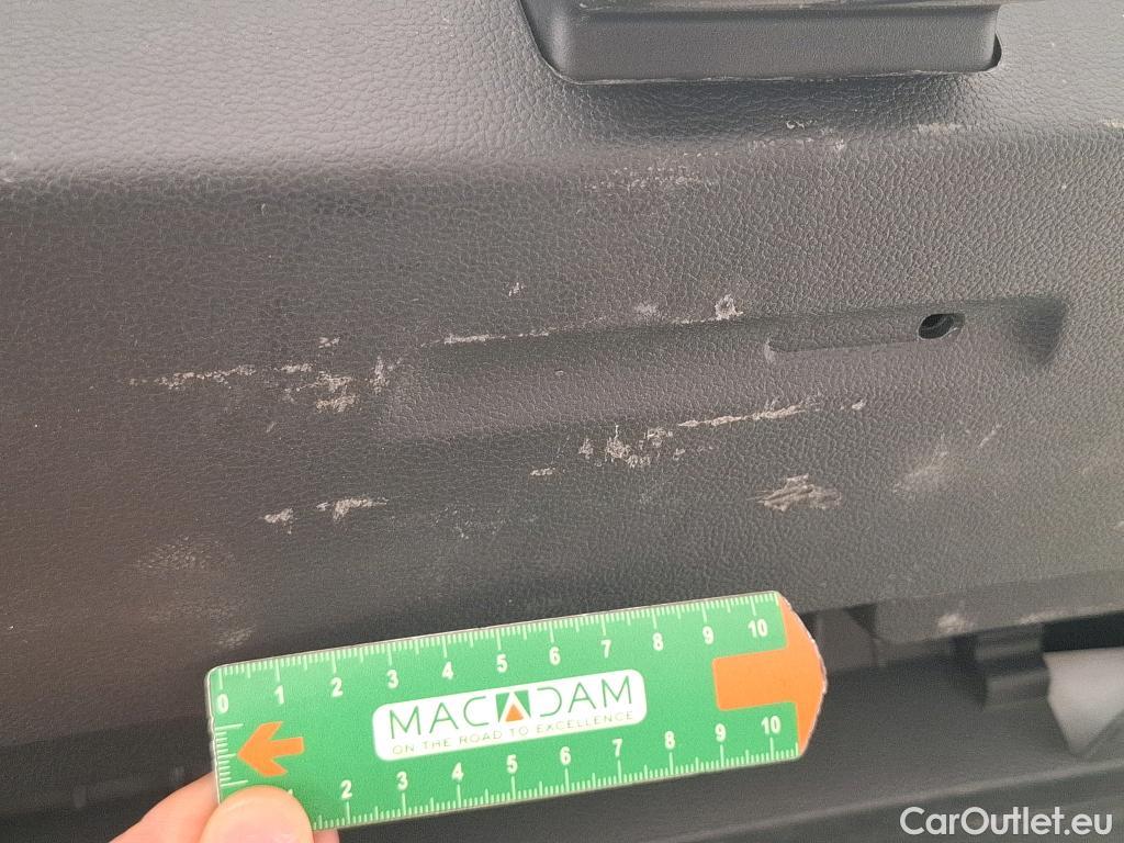  Volkswagen  Golf  VIII SW Life Plus 2.0 TDI 115CV BVA7 E6d #4