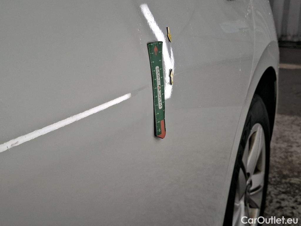  Volkswagen  Golf  VIII Berline Life Plus 2.0 TDI 115CV BVA7 E6d #26