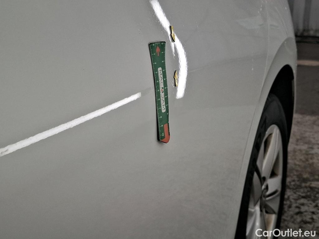  Volkswagen  Golf  VIII Berline Life Plus 2.0 TDI 115CV BVA7 E6d #25