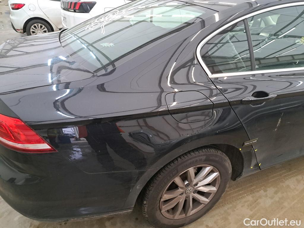  Volkswagen  Passat VOLKSWAGEN  4p Berline 2.0 TDI 150 DSG6 Confortline BUS BMT #11