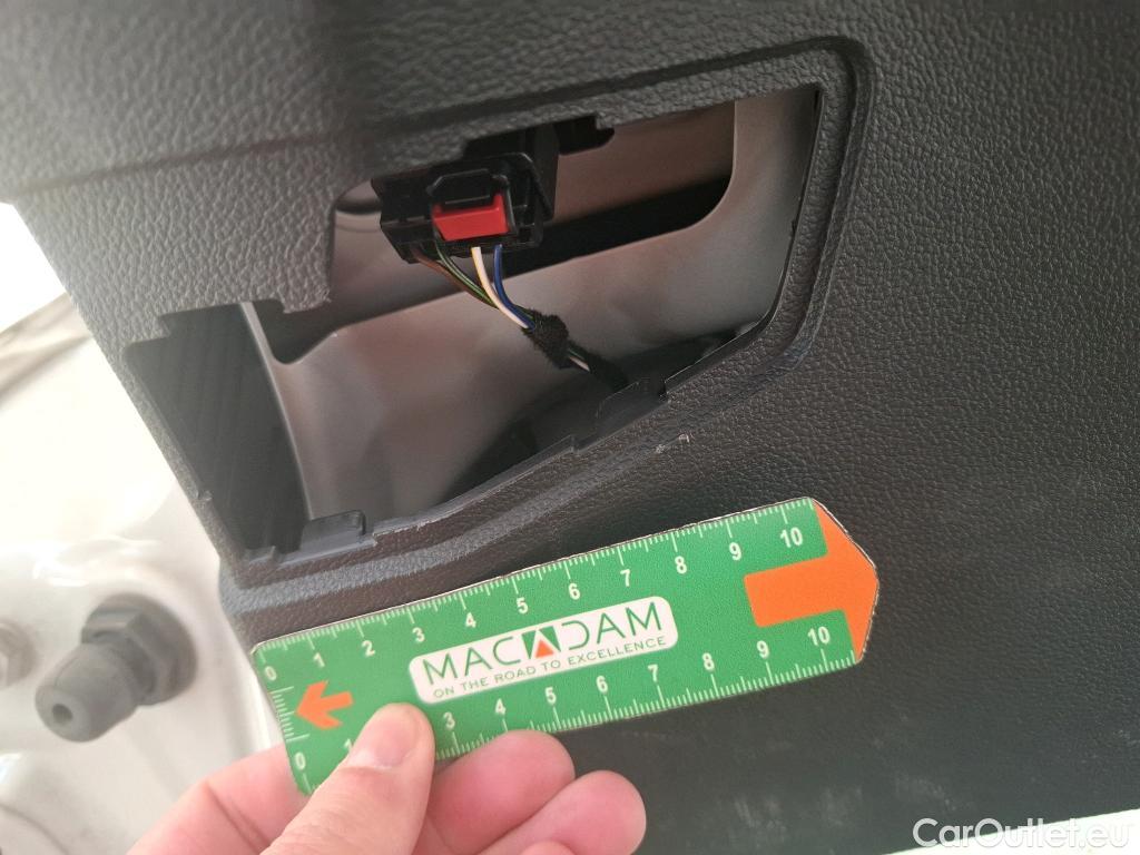  Volkswagen  Golf  VIII Berline Life Plus 2.0 TDI 115CV BVA7 E6d #33