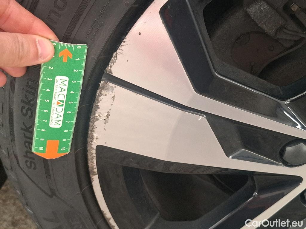  Volvo  V60 VOLVO  Cross Country / 2020 / 5P / Break B4 AWD 197 GT8 Cross Country Pro #16