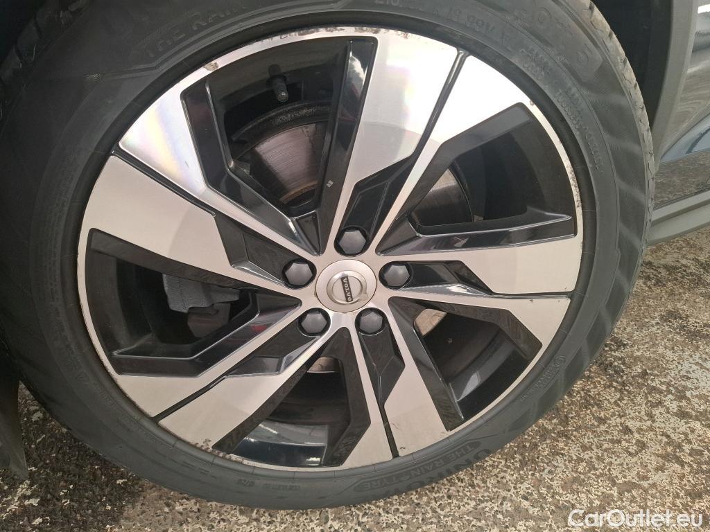  Volvo  V60 VOLVO  Cross Country / 2020 / 5P / Break B4 AWD 197 GT8 Cross Country Pro #4