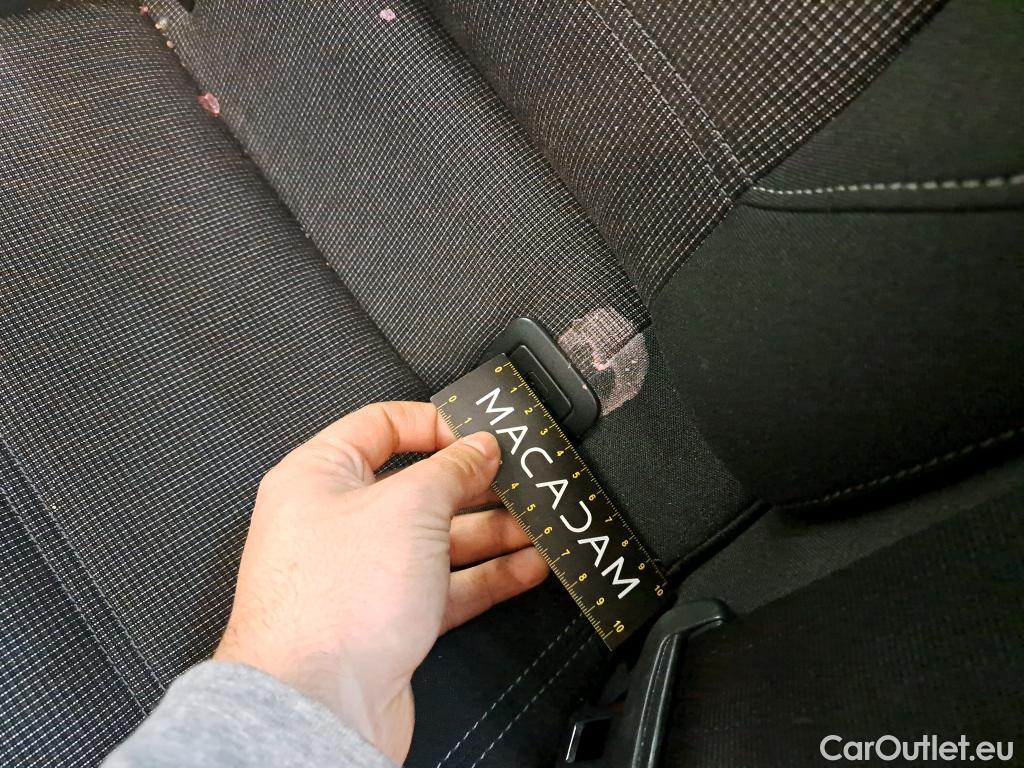  Volkswagen  Passat VOLKSWAGEN  4p Berline 2.0 TDI 150 DSG6 Confortline BUS BMT #25