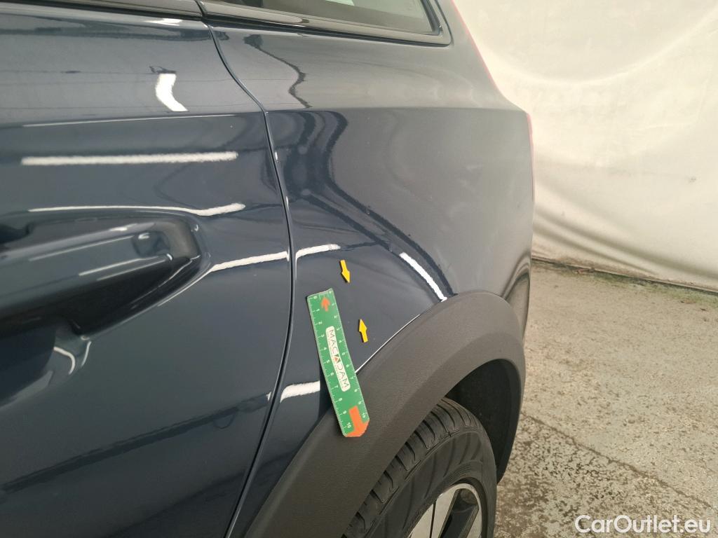  Volvo  V60 VOLVO  Cross Country / 2020 / 5P / Break B4 AWD 197 GT8 Cross Country Pro #32