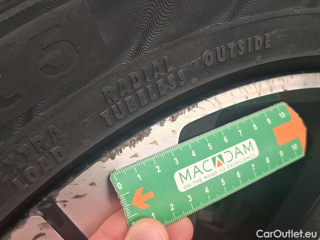  Volvo  V60 VOLVO  Cross Country / 2020 / 5P / Break B4 AWD 197 GT8 Cross Country Pro #19