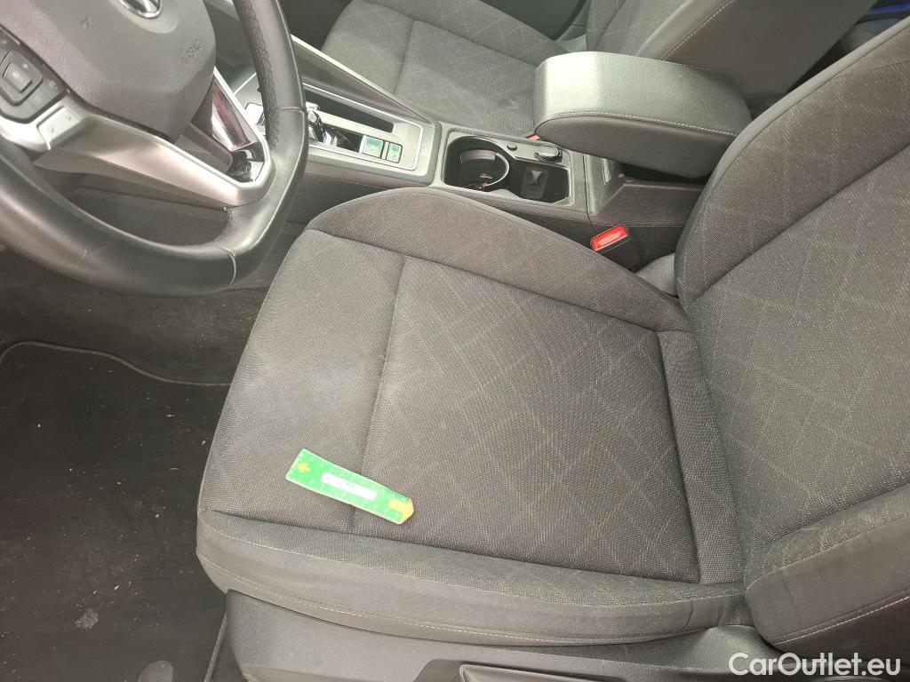  Volkswagen  Golf  VIII Berline Life Plus 2.0 TDI 115CV BVA7 E6d #31