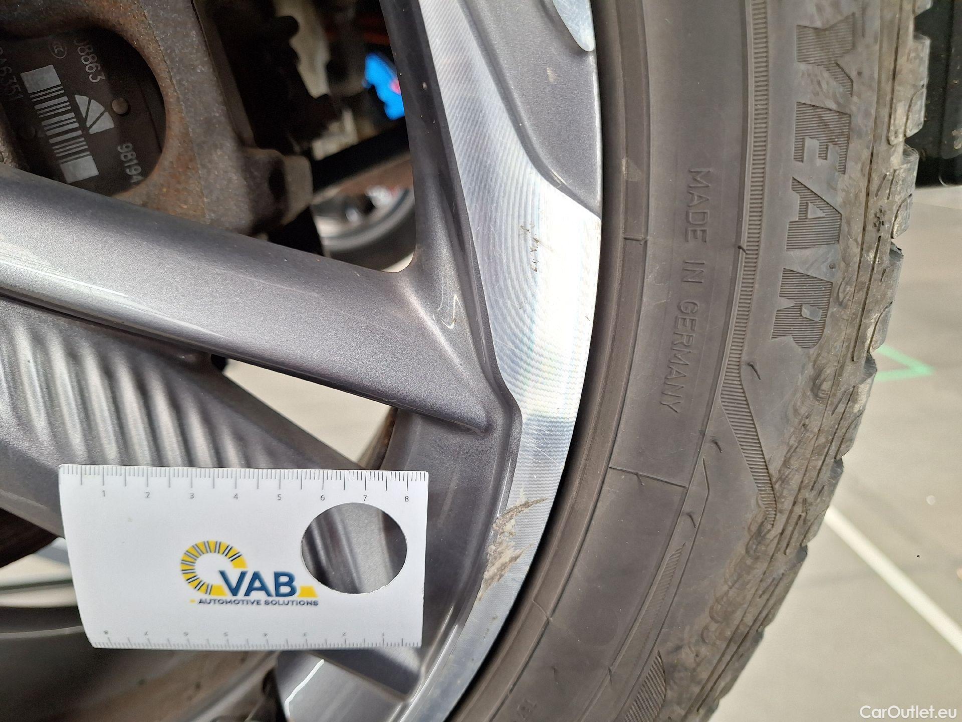  DS  DS7 DS,  CB '17 PHEV, DS 7 Crossback E-Tense Bastille + 5d #36