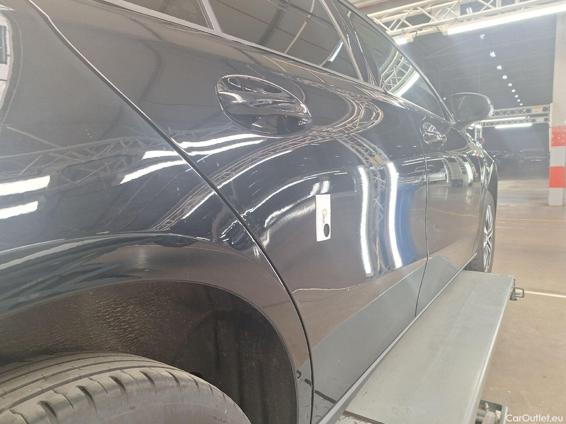  Mercedes  A-Klasse Mercedes, A-Class Berline '18, Mercedes-Benz  Limousine A 180 Business So #52