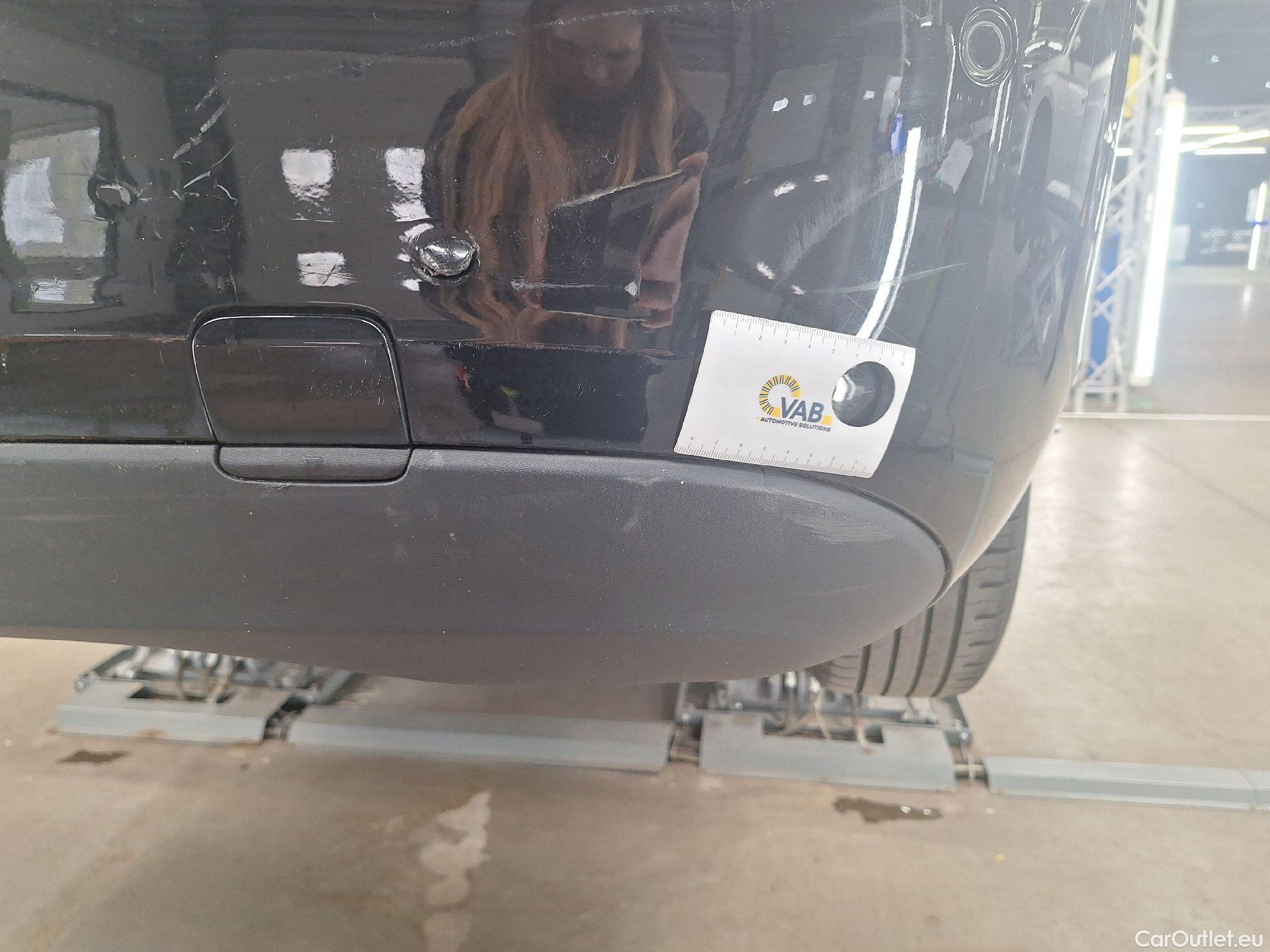  Mercedes  A-Klasse Mercedes, A-Class Berline '18, Mercedes-Benz  Limousine A 180 Business So #48