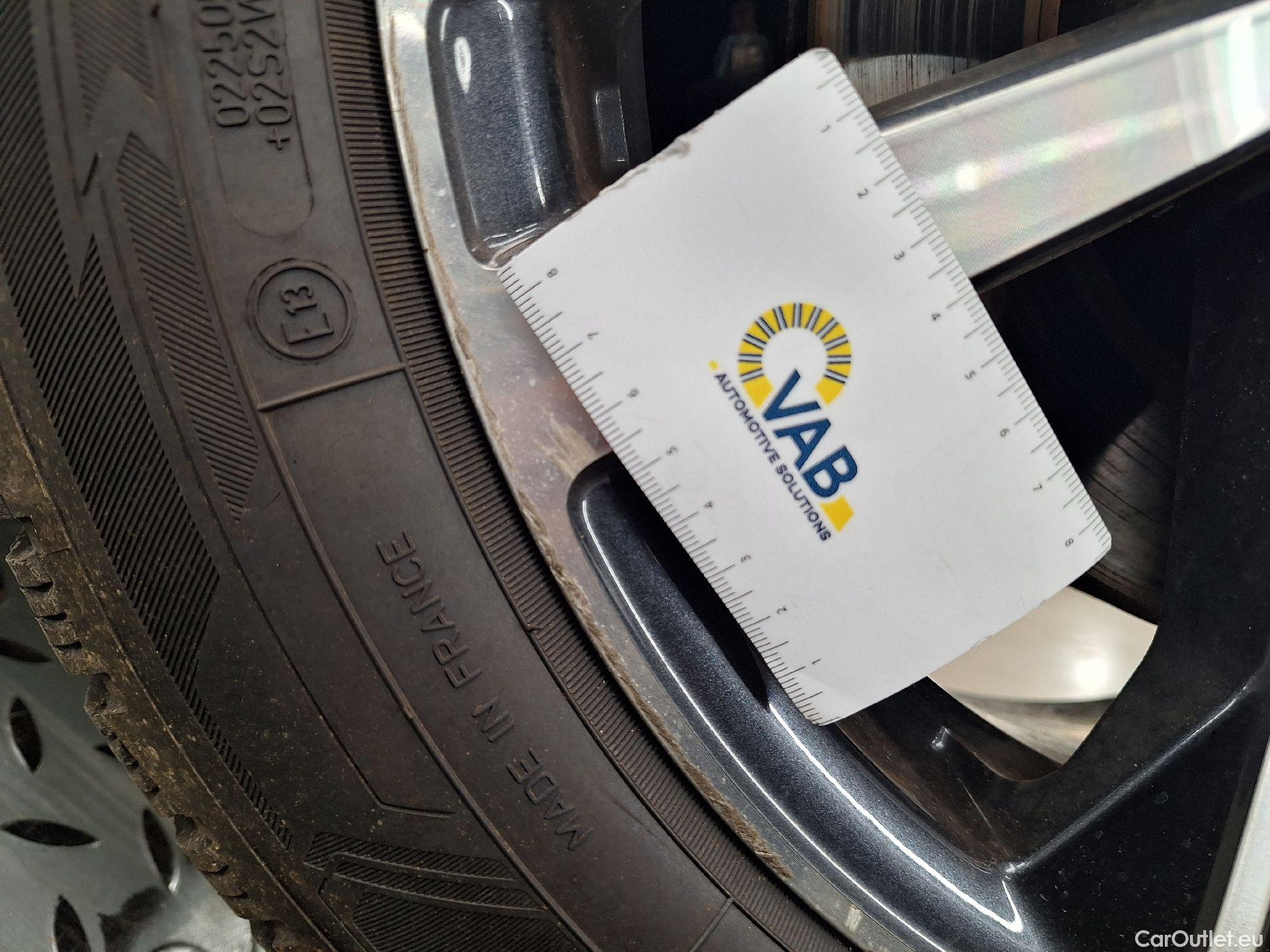  Peugeot  208 Peugeot,  '19, Peugeot  1.5 BlueHDi 100 MAN6 S&S Allure pack 5 #32