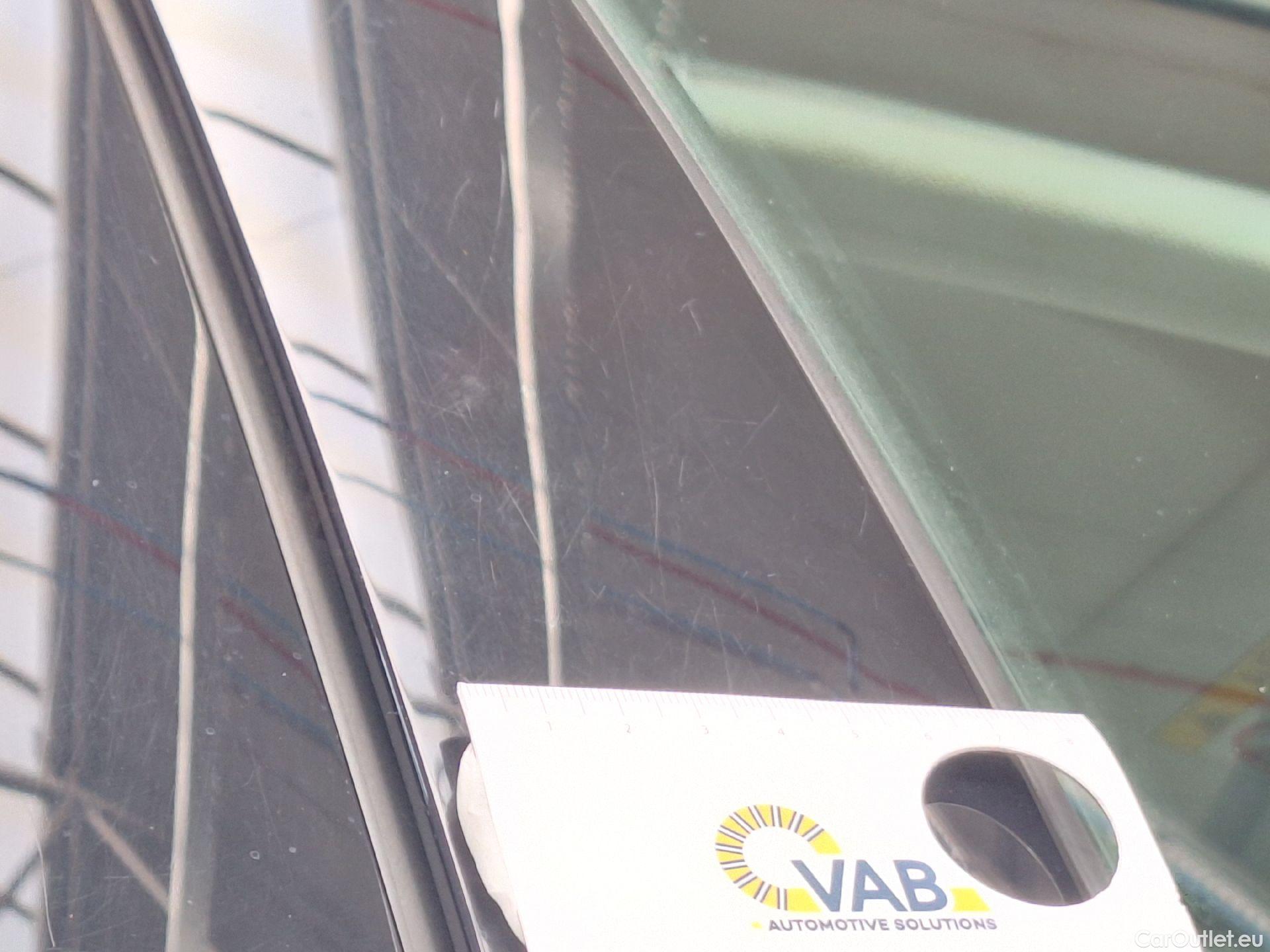  Opel   Grandland X Opel, '17, Opel 1.2 Turbo ECOTEC S/S MT6 Innovati #48