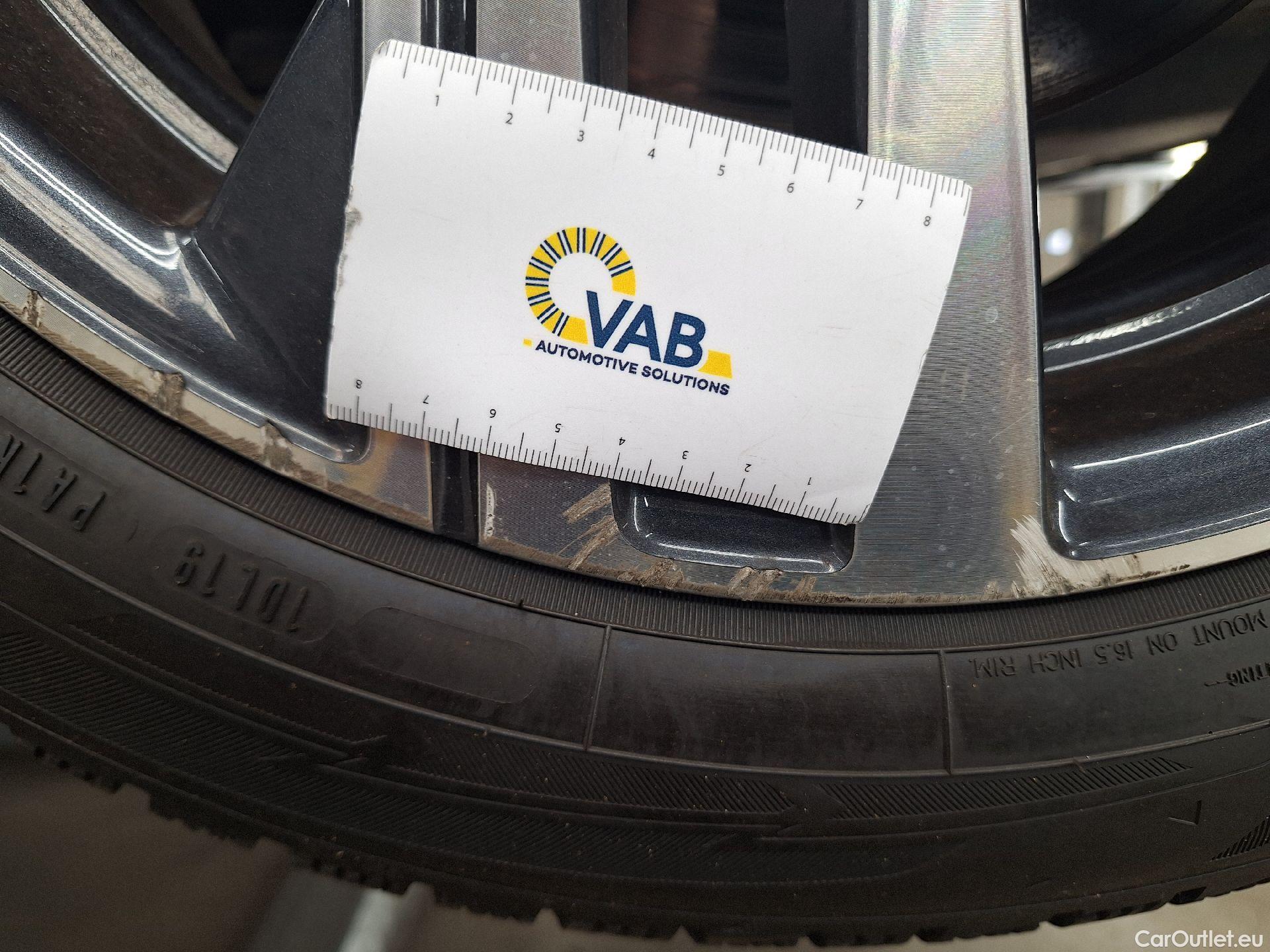  Peugeot  208 Peugeot,  '19, Peugeot  1.5 BlueHDi 100 MAN6 S&S Allure pack 5 #31