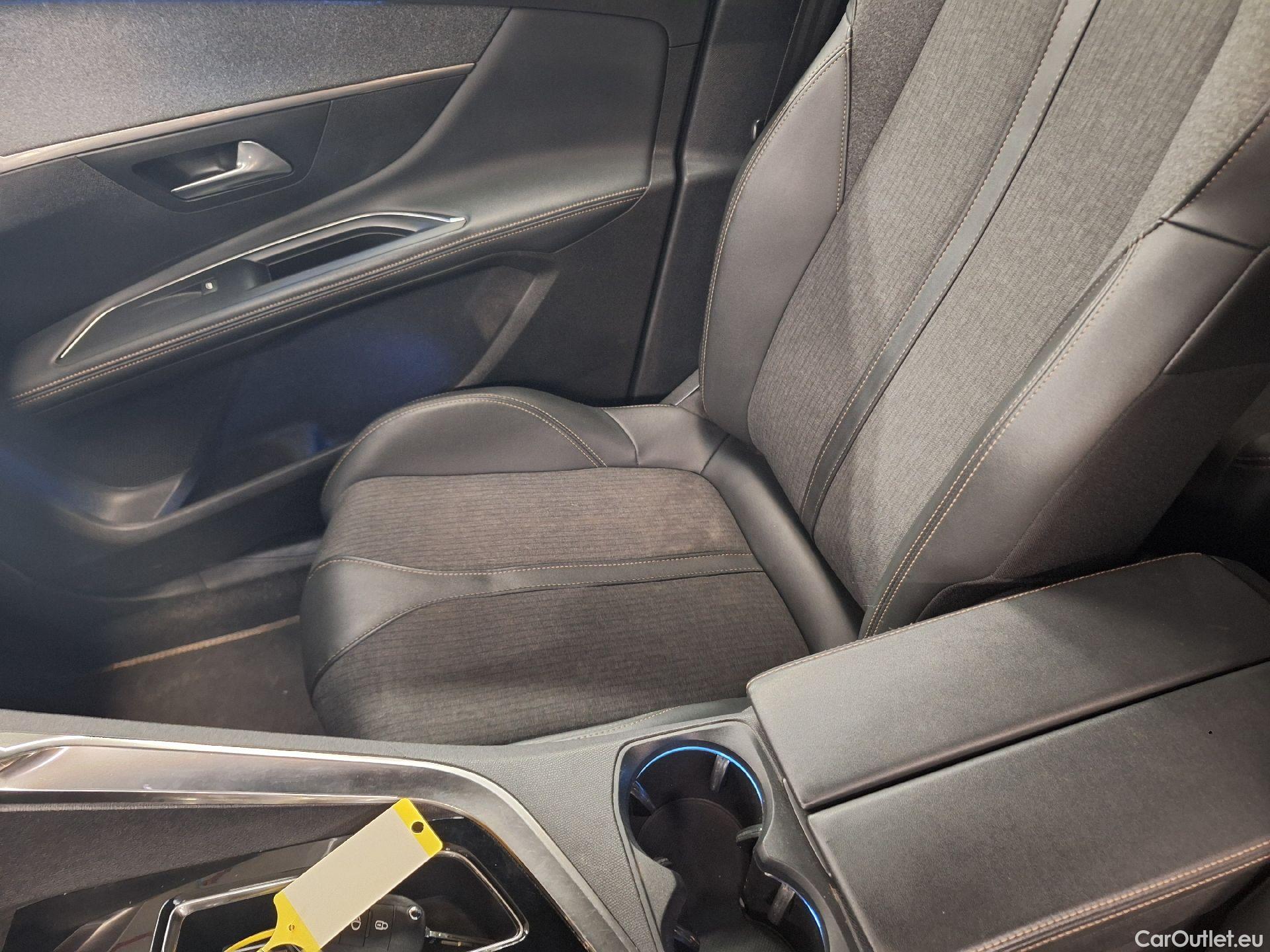  Peugeot  5008 Peugeot,  '16, Peugeot  1.5 BlueHDi 96kW S&S EAT8 GT Line 5d 7pl #19