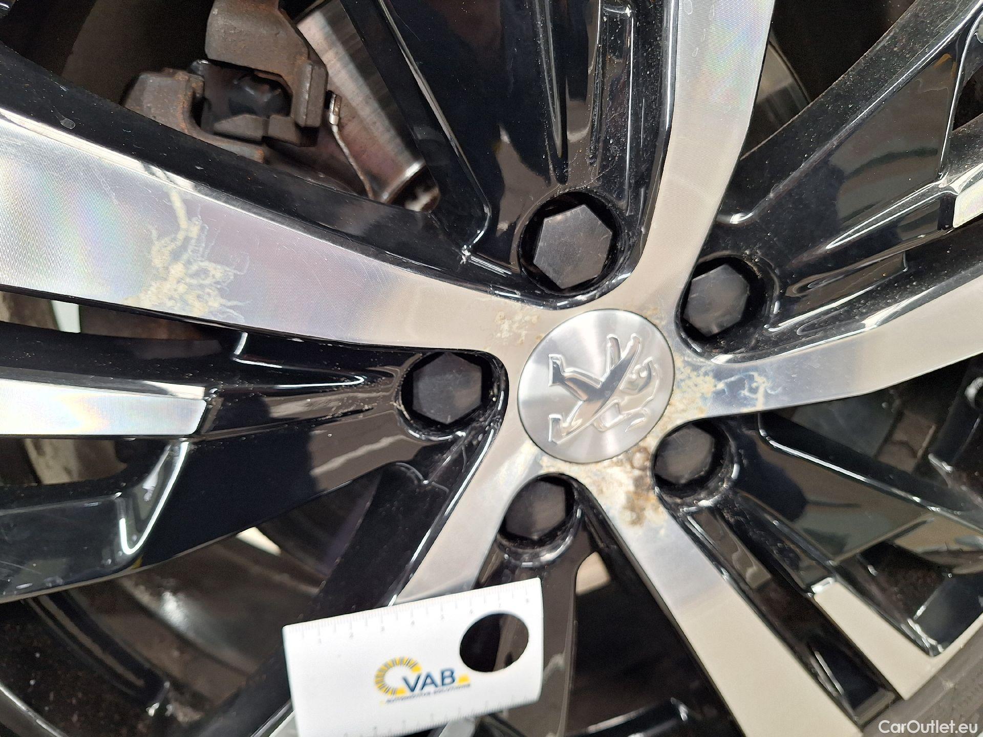  Peugeot  5008 Peugeot,  FL'20, Peugeot  1.5 BlueHDi 96kW S&S EAT8 GT 5d #60