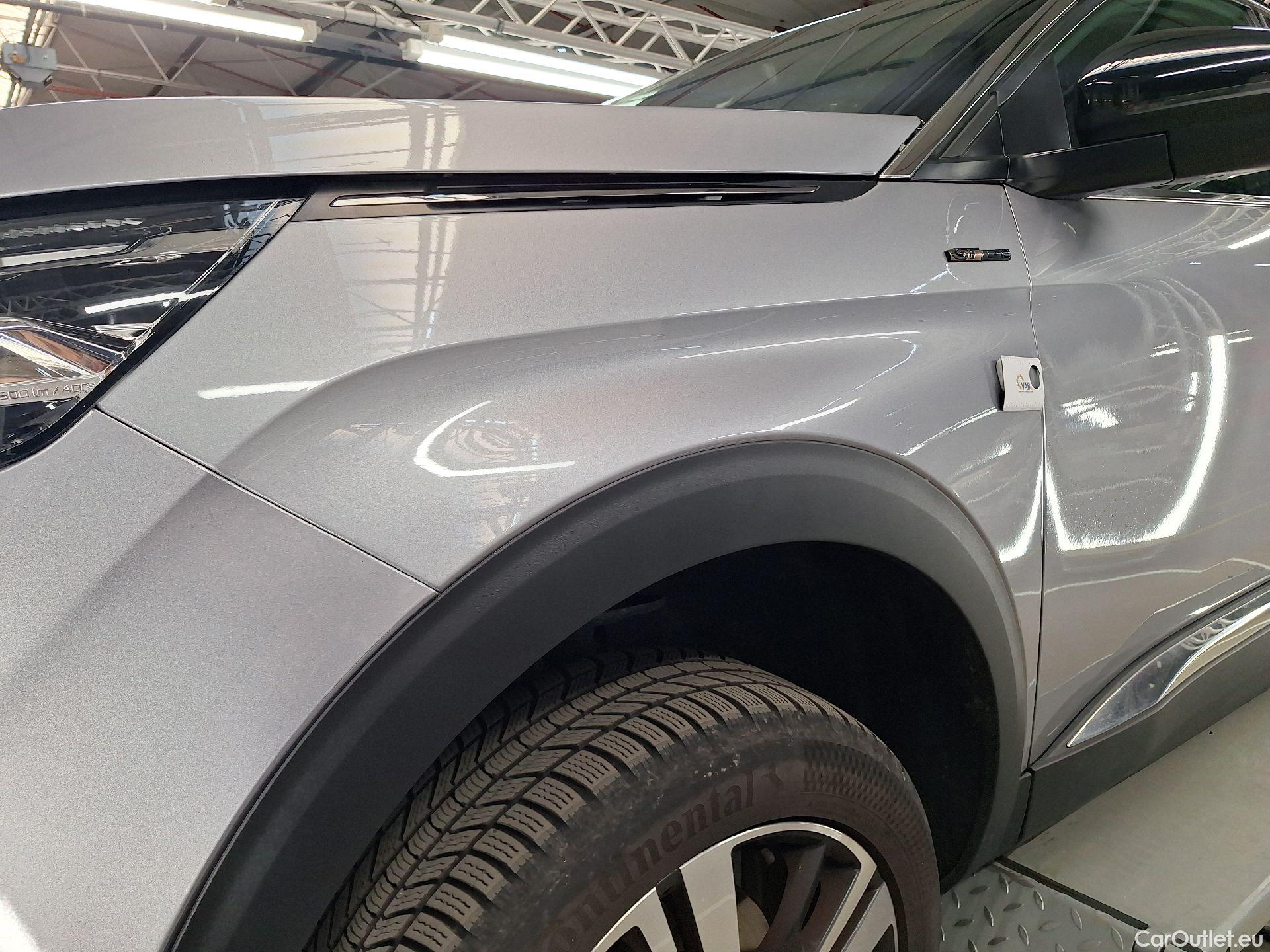  Peugeot  5008 Peugeot,  '16, Peugeot  1.5 BlueHDi 96kW S&S EAT8 GT Line 5d 7pl #29