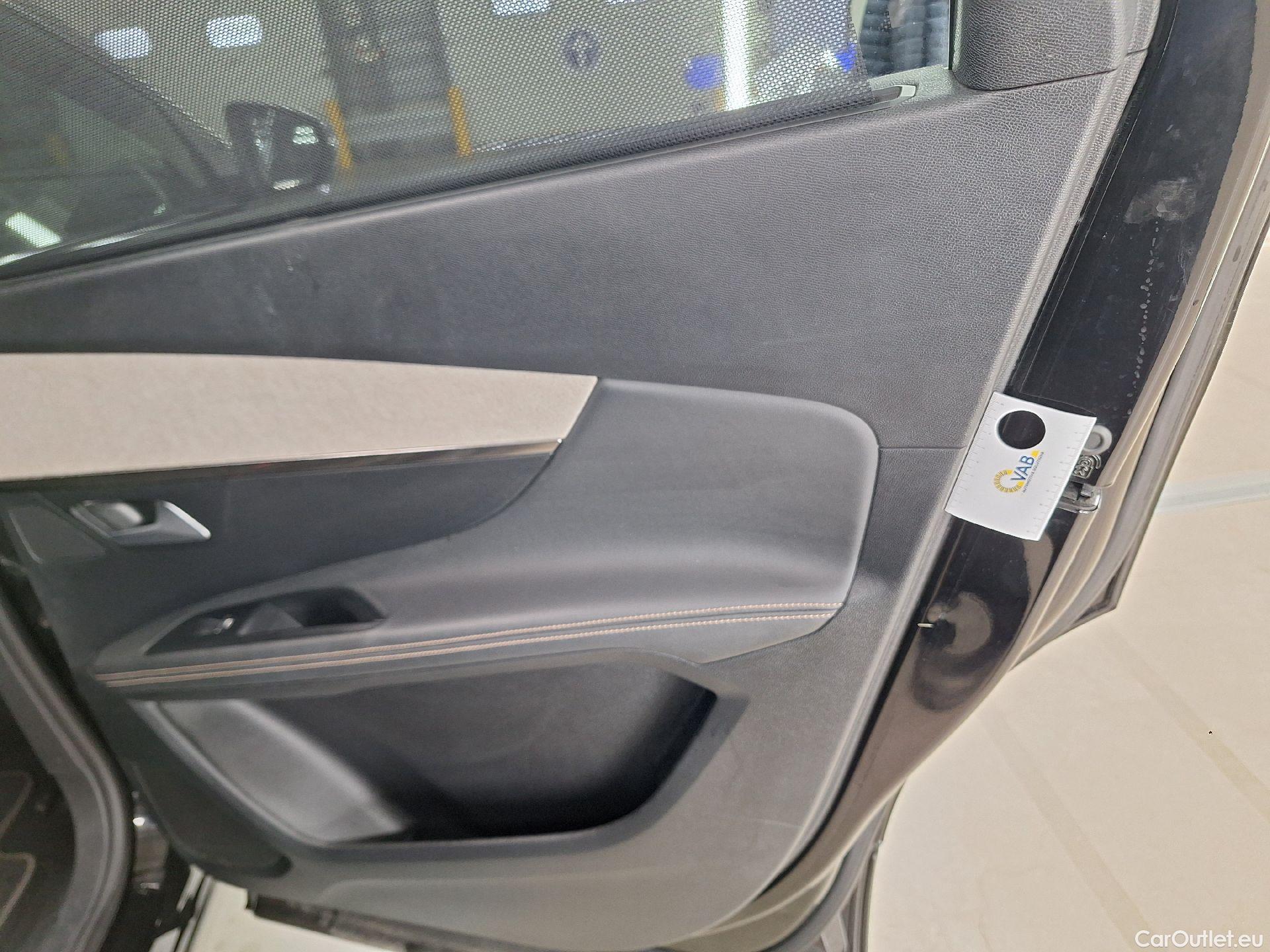  Peugeot  5008 Peugeot,  FL'20, Peugeot  1.5 BlueHDi 96kW S&S EAT8 GT 5d #25