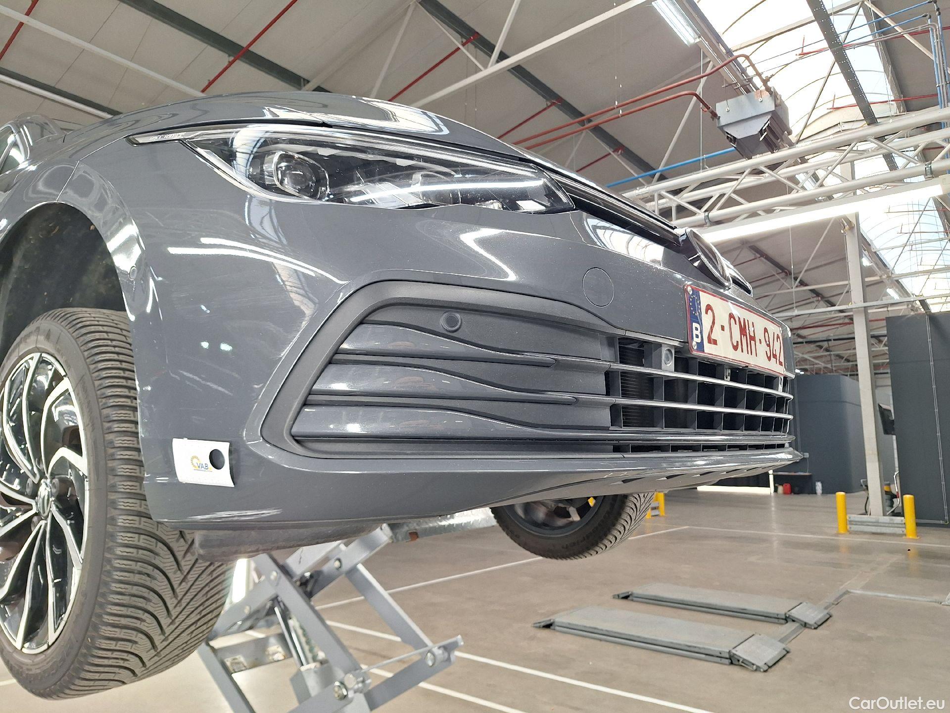  Volkswagen  Golf  VW, VIII '20, Volkswagen VIII 1.0 TSI 81kW Life Business 5d #28