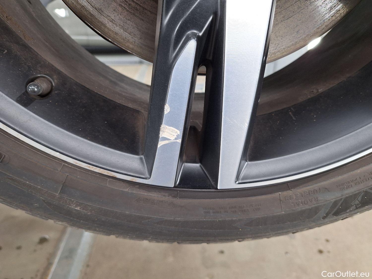  Volvo  XC 40 Volvo, XC40 '17, Volvo XC40 T4 Recharge Geartronic R-Design 5d #2