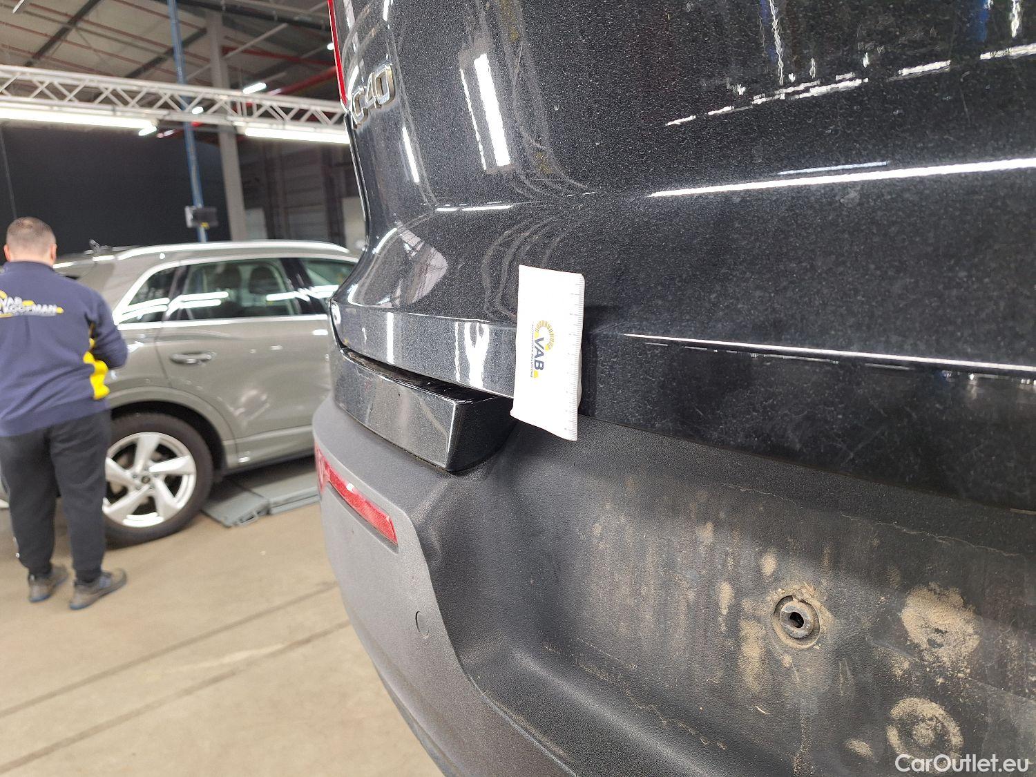  Volvo  XC 40 Volvo, XC40 '17, Volvo XC40 T4 Recharge Geartronic R-Design 5d #14