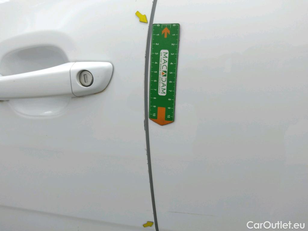  Citroen  C3  Société Feel Nav 1.5 BlueHDI 100CV BVM5 E6dT #17