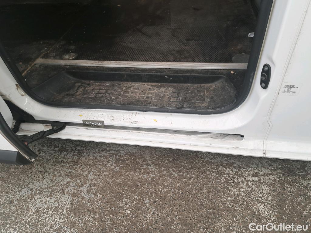  Opel  Vivaro OPEL  / 2019 / 4P / Fourgon tôlé 1.5 Diesel 120 L2 PACK BUSINESS #8