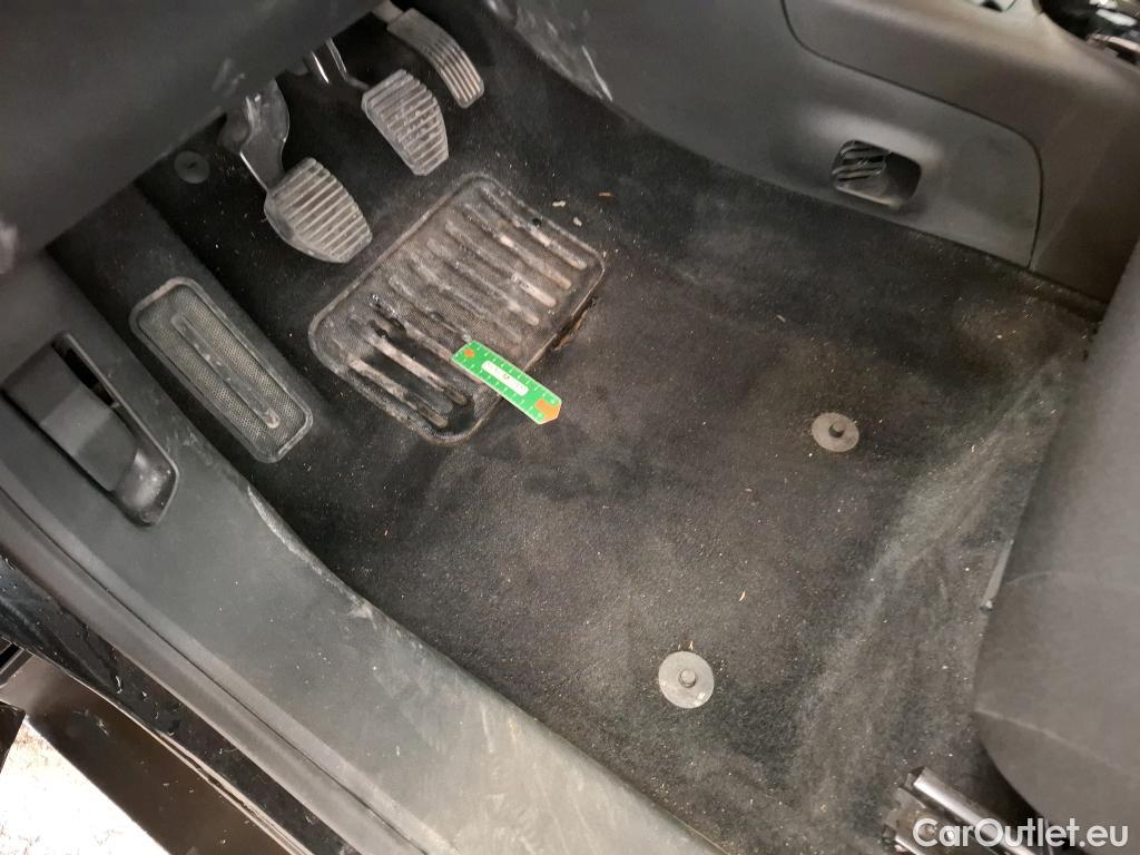  Citroen  C4 Cactus  Feel Nav Société 1.5 BlueHDi 100CV BVM6 E6d #17