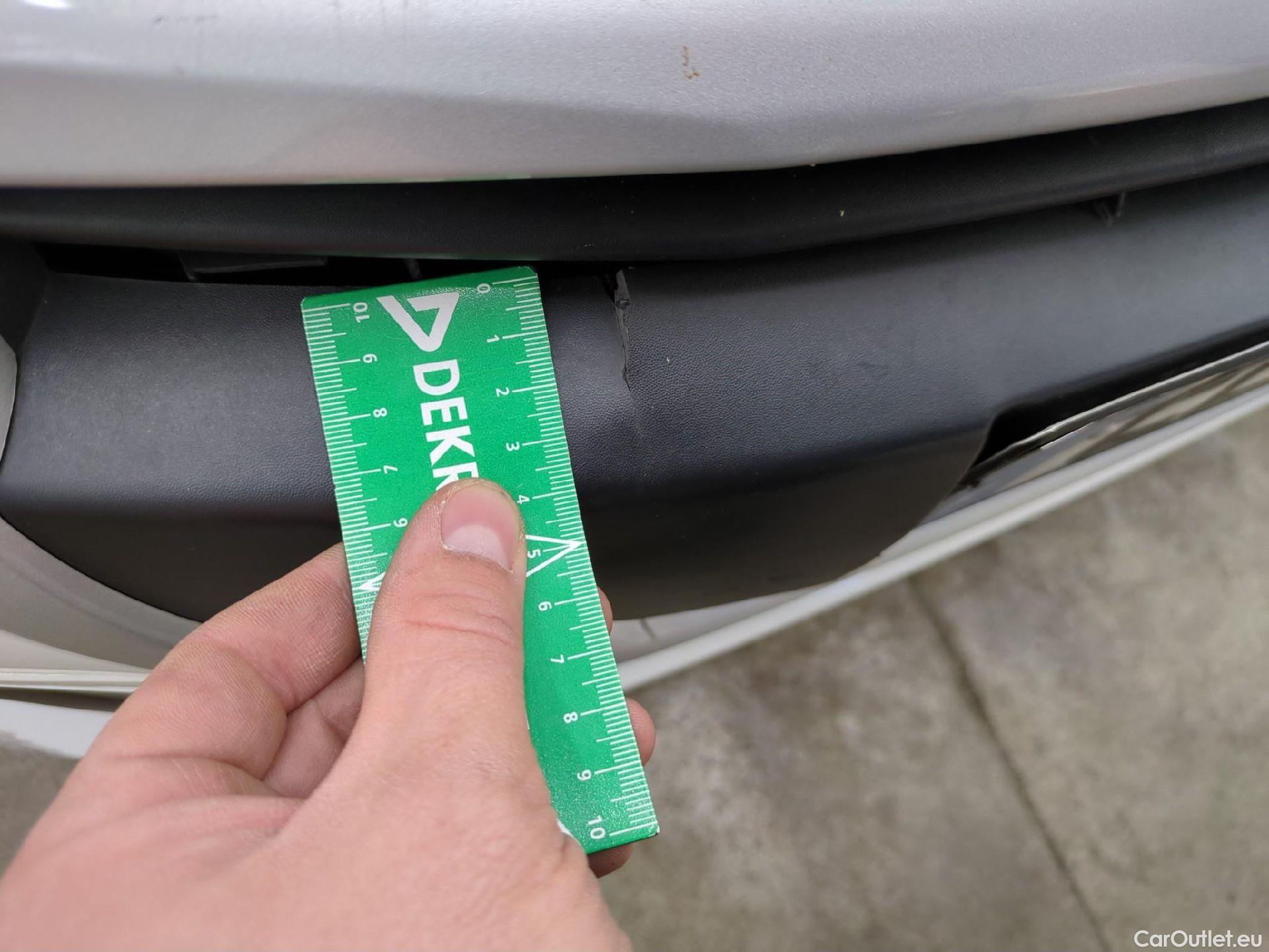  Peugeot  208  Affaire Premium 1.6 HDi 75CV BVM5 E6 #40