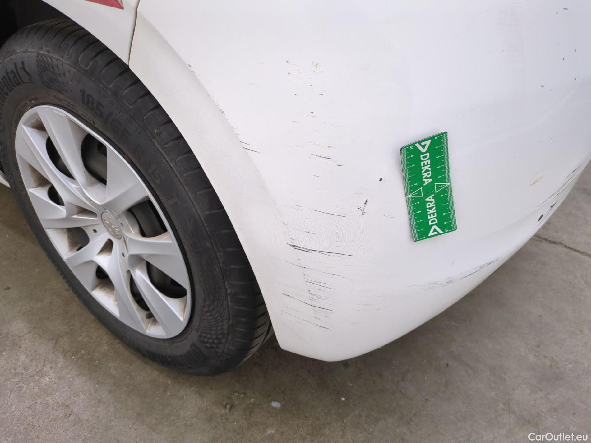  Peugeot  208  Affaire Premium 1.6 HDi 75CV BVM5 E6 #64