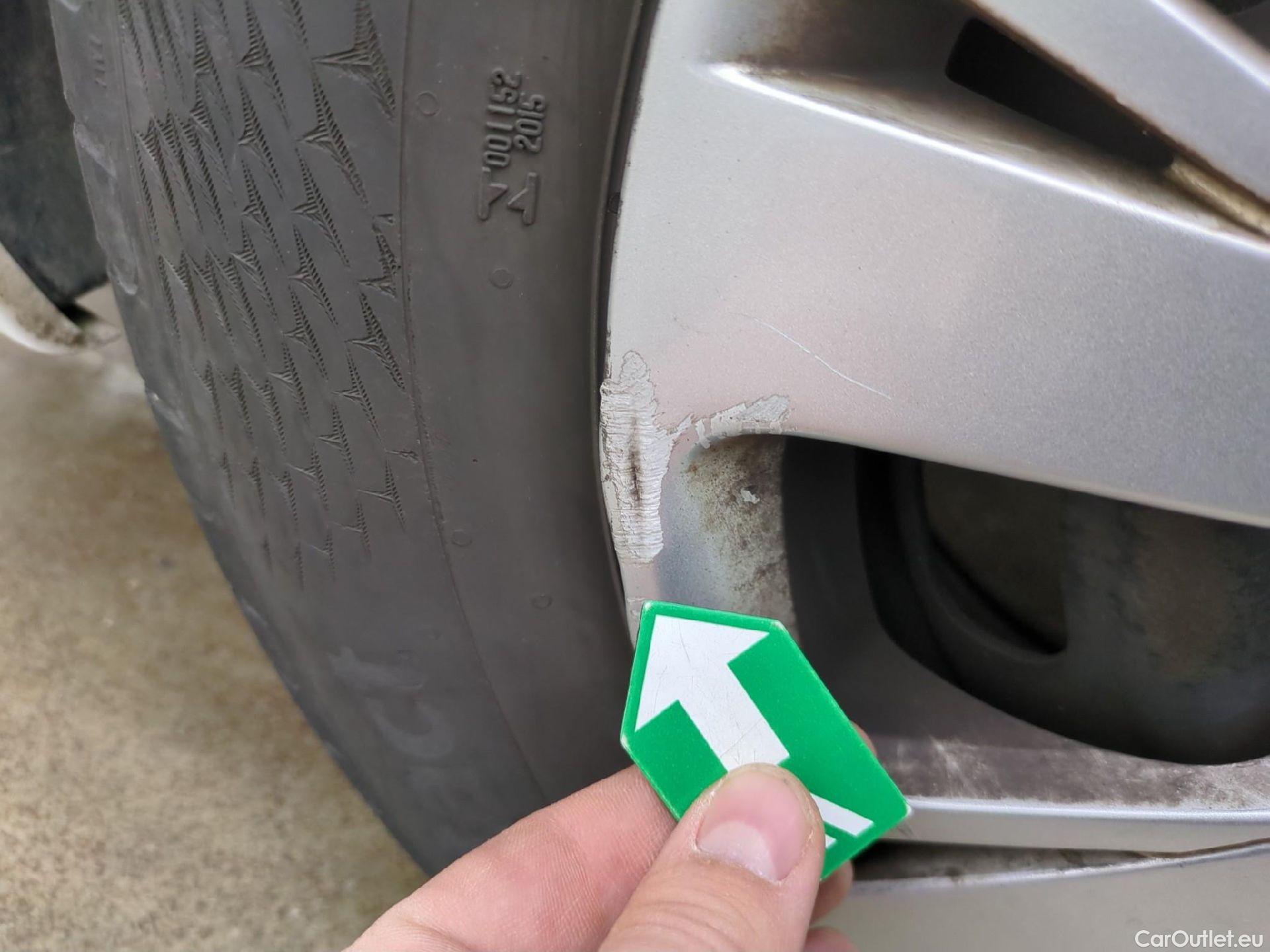  Peugeot  208  Affaire Premium 1.6 HDi 75CV BVM5 E6 #11