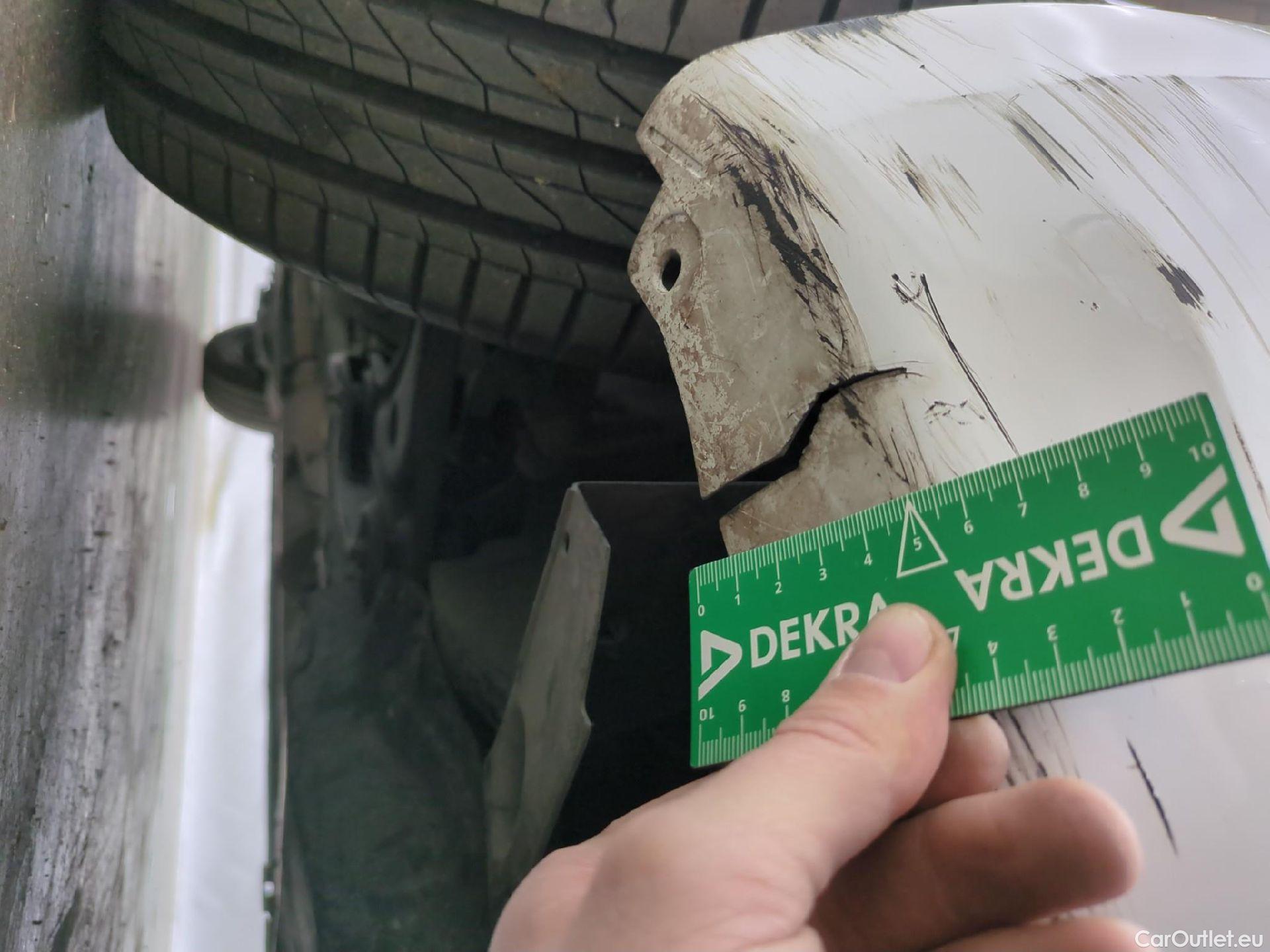  Peugeot  208  Affaire Premium 1.6 HDi 75CV BVM5 E6 #36