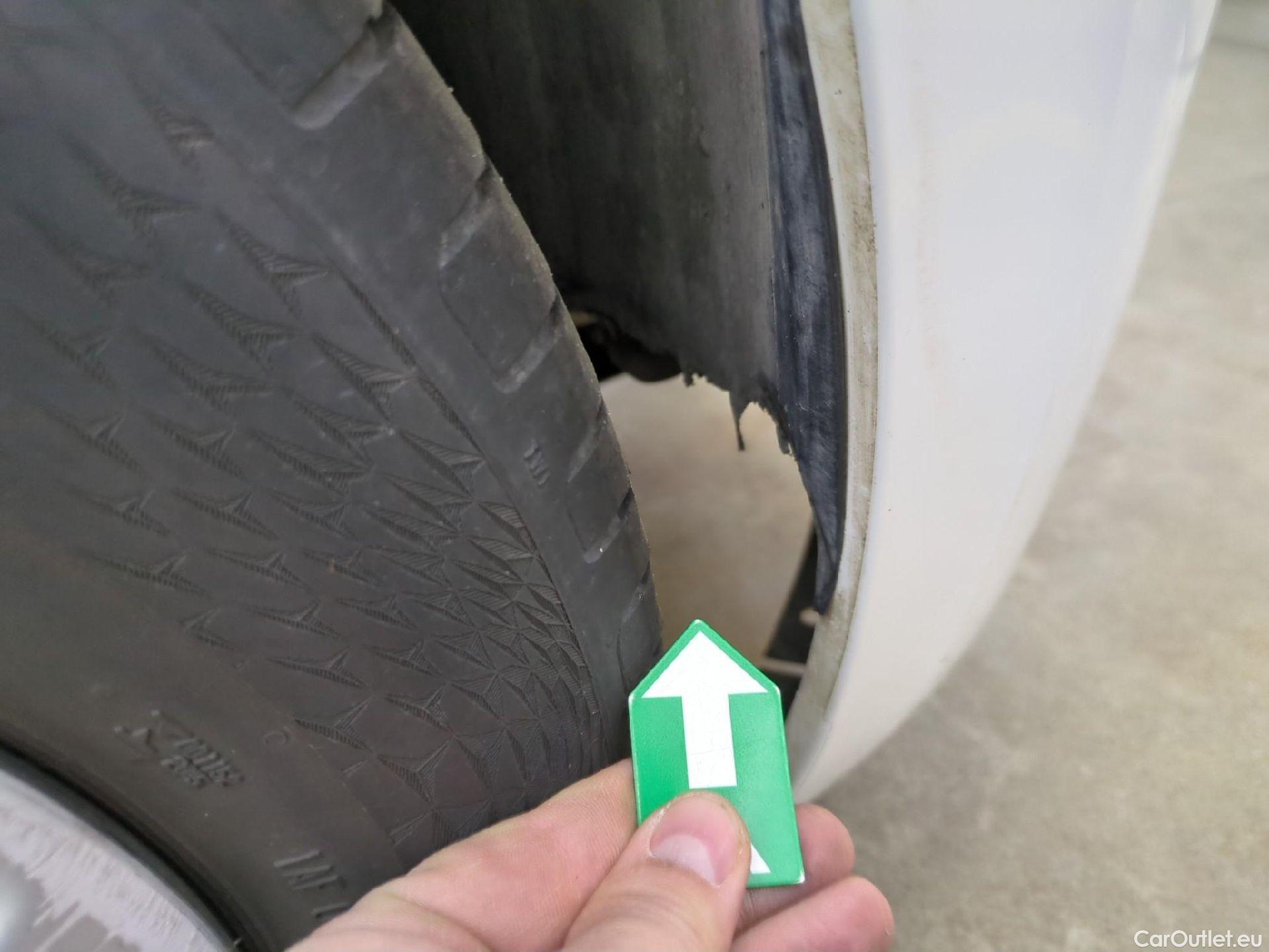  Peugeot  208  Affaire Premium 1.6 HDi 75CV BVM5 E6 #5