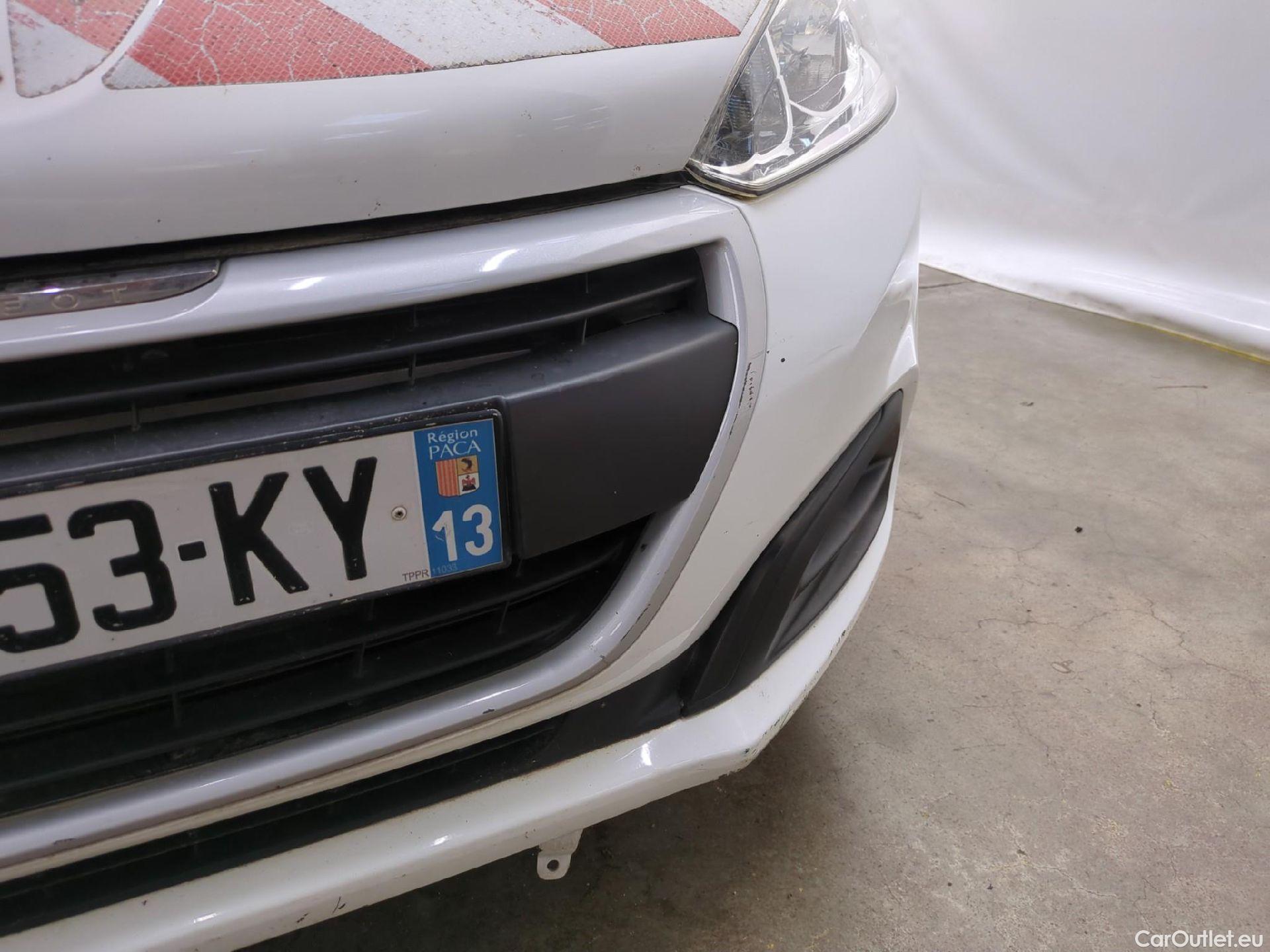  Peugeot  208  Affaire Premium 1.6 HDi 75CV BVM5 E6 #41