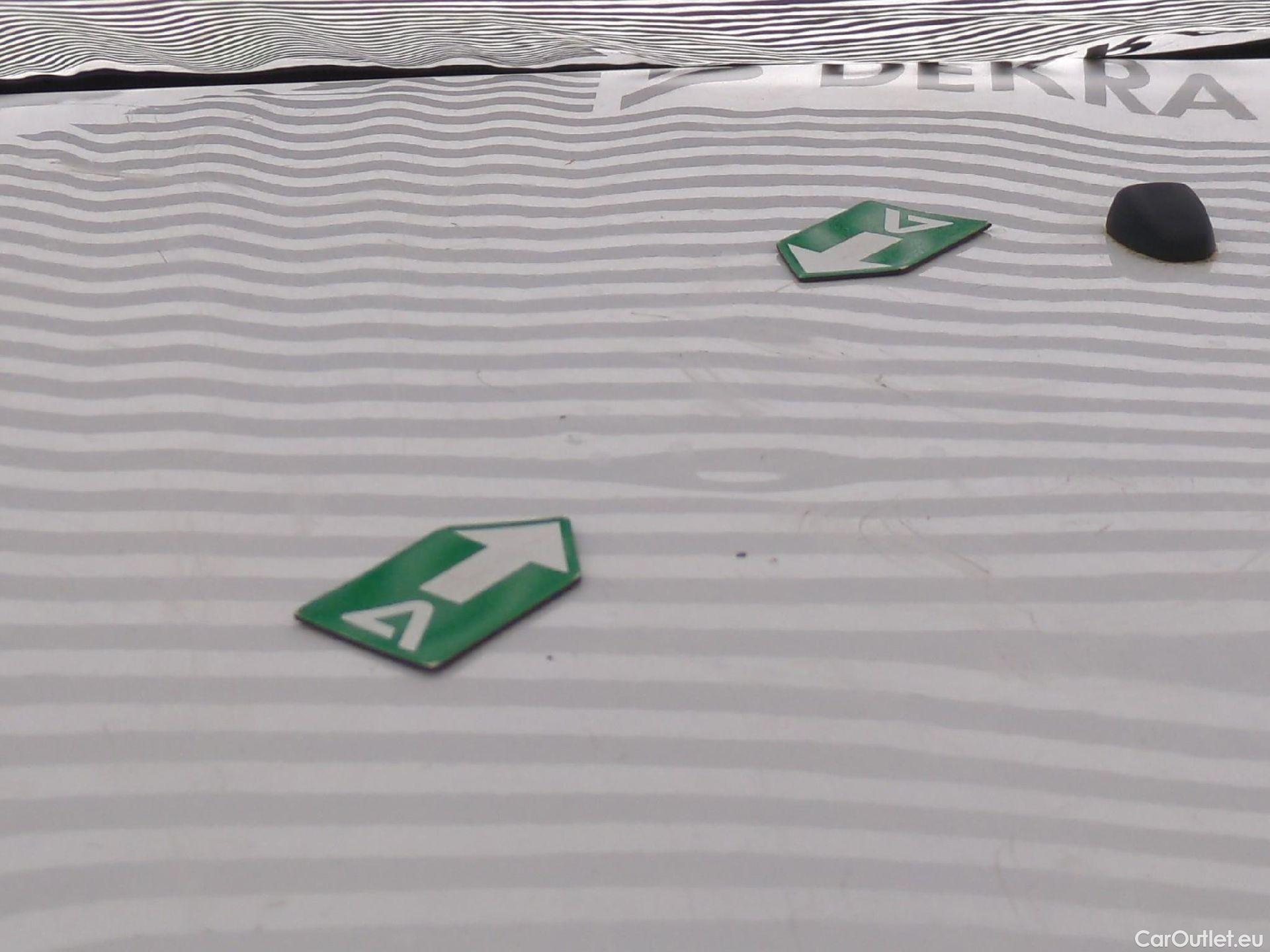  Peugeot  208  Affaire Premium 1.6 HDi 75CV BVM5 E6 #48