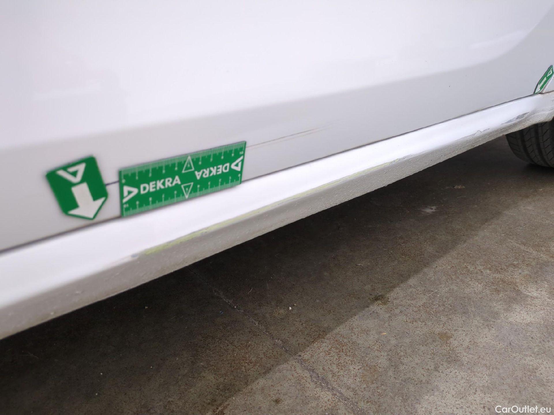  Peugeot  208  Affaire Premium 1.6 HDi 75CV BVM5 E6 #25