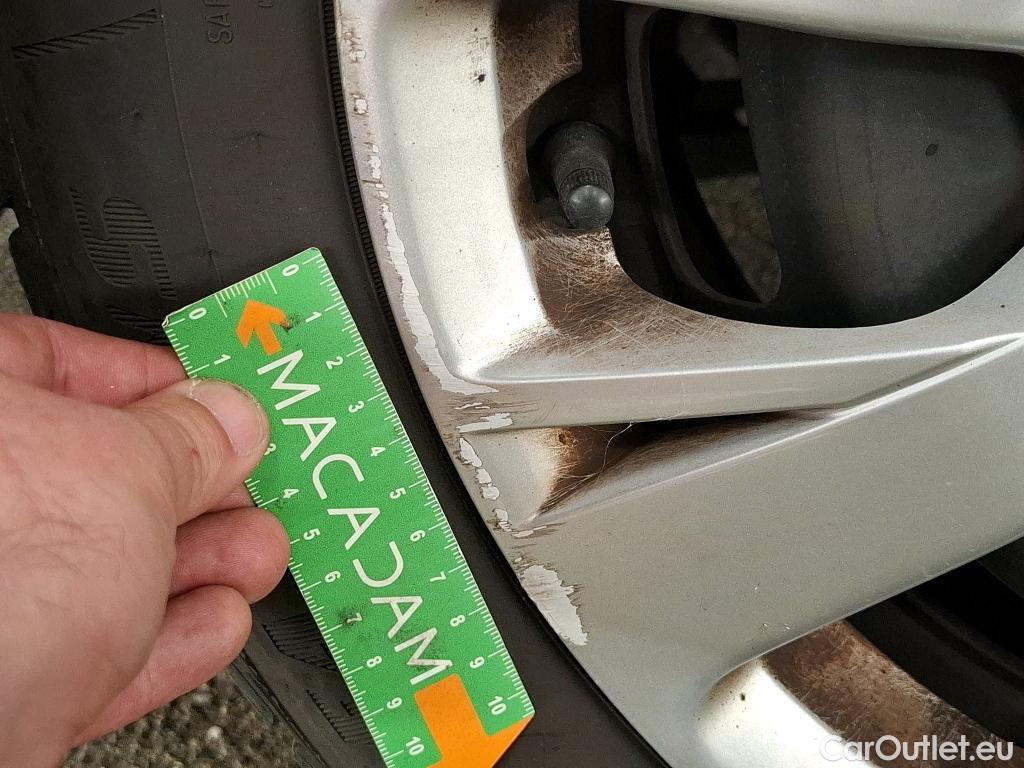  Peugeot  208  Affaire Premium Pack 1.5 HDi 100CV BVM5 E6dT #35