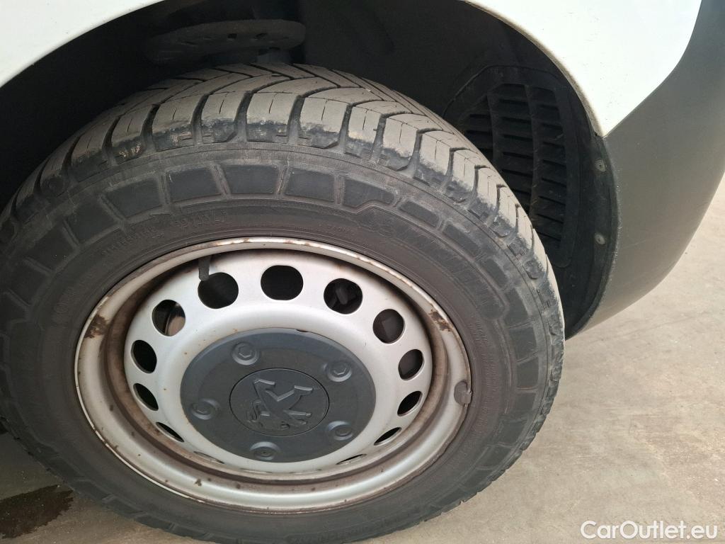  Peugeot  Expert PEUGEOT  / 2016 / 4P / Fourgon tôlé 1.5 BLUEHDI 120 S&S STANDARD PREMIUM #24