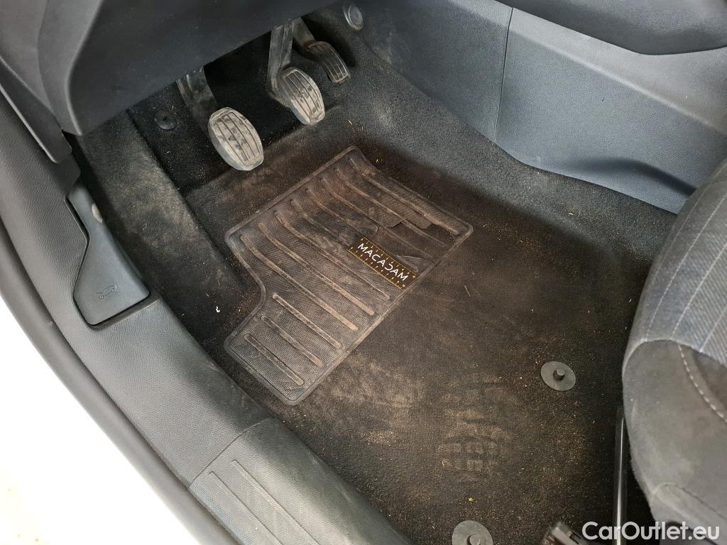  Peugeot  208  Premium 1.2 PureTech 75CV BVM5 E6d #1