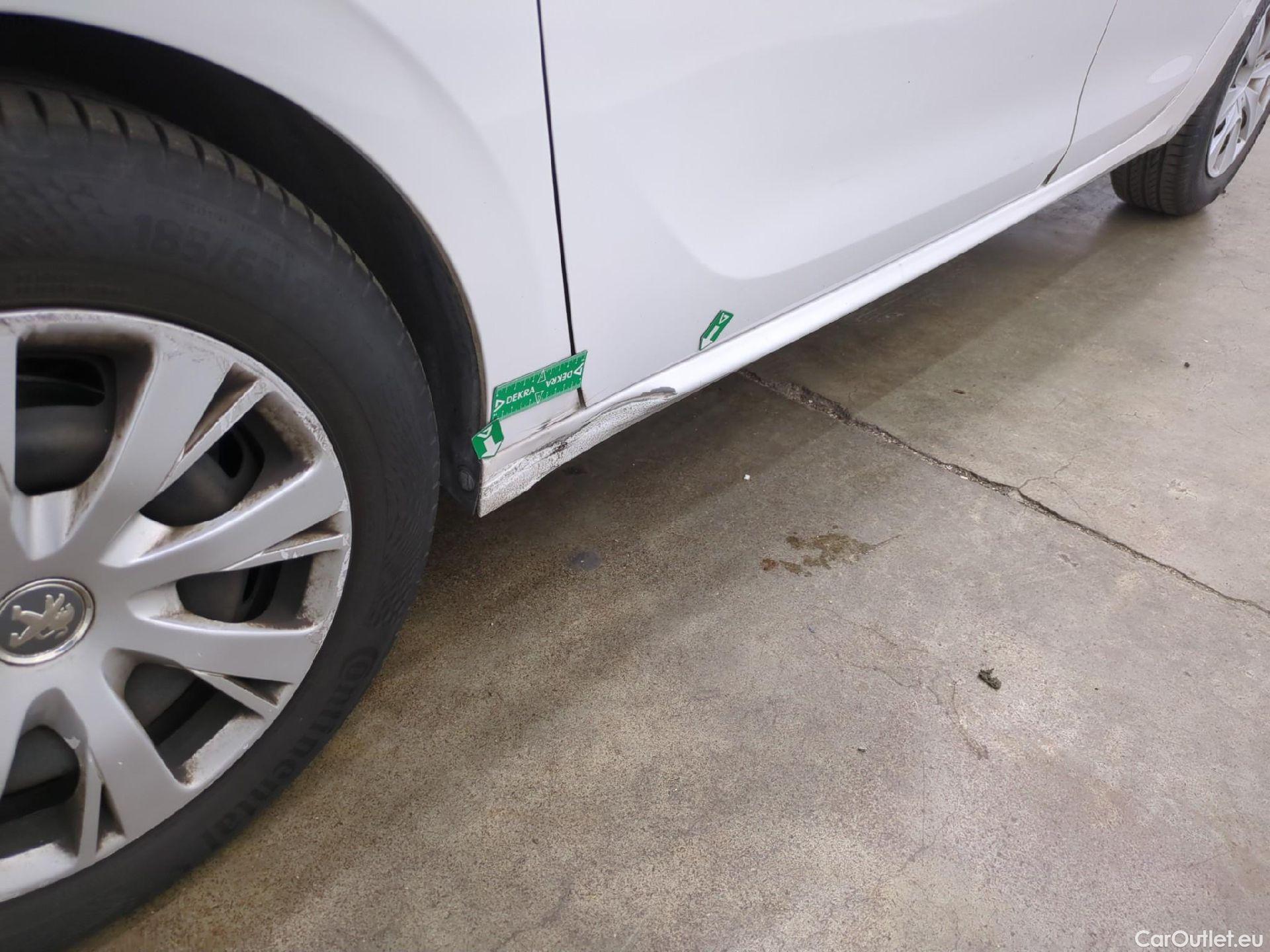  Peugeot  208  Affaire Premium 1.6 HDi 75CV BVM5 E6 #55