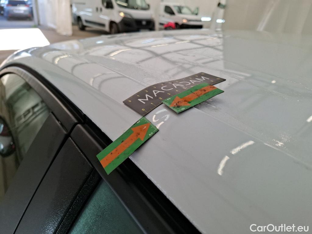  Peugeot  208  Premium 1.2 PureTech 75CV BVM5 E6d #38