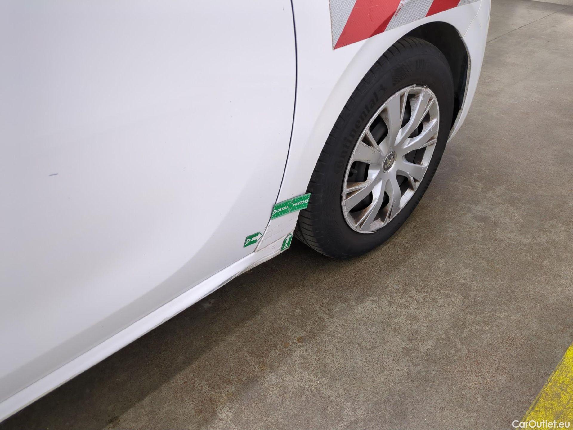  Peugeot  208  Affaire Premium 1.6 HDi 75CV BVM5 E6 #28