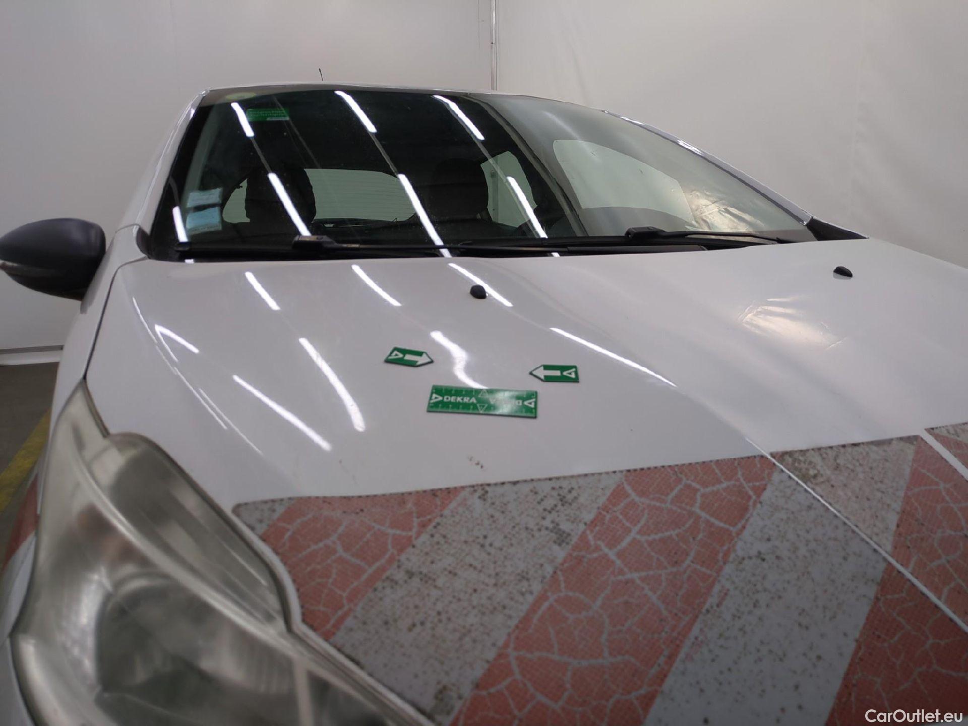  Peugeot  208  Affaire Premium 1.6 HDi 75CV BVM5 E6 #50